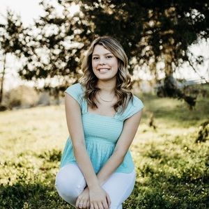 Meet your Posher, Lauren